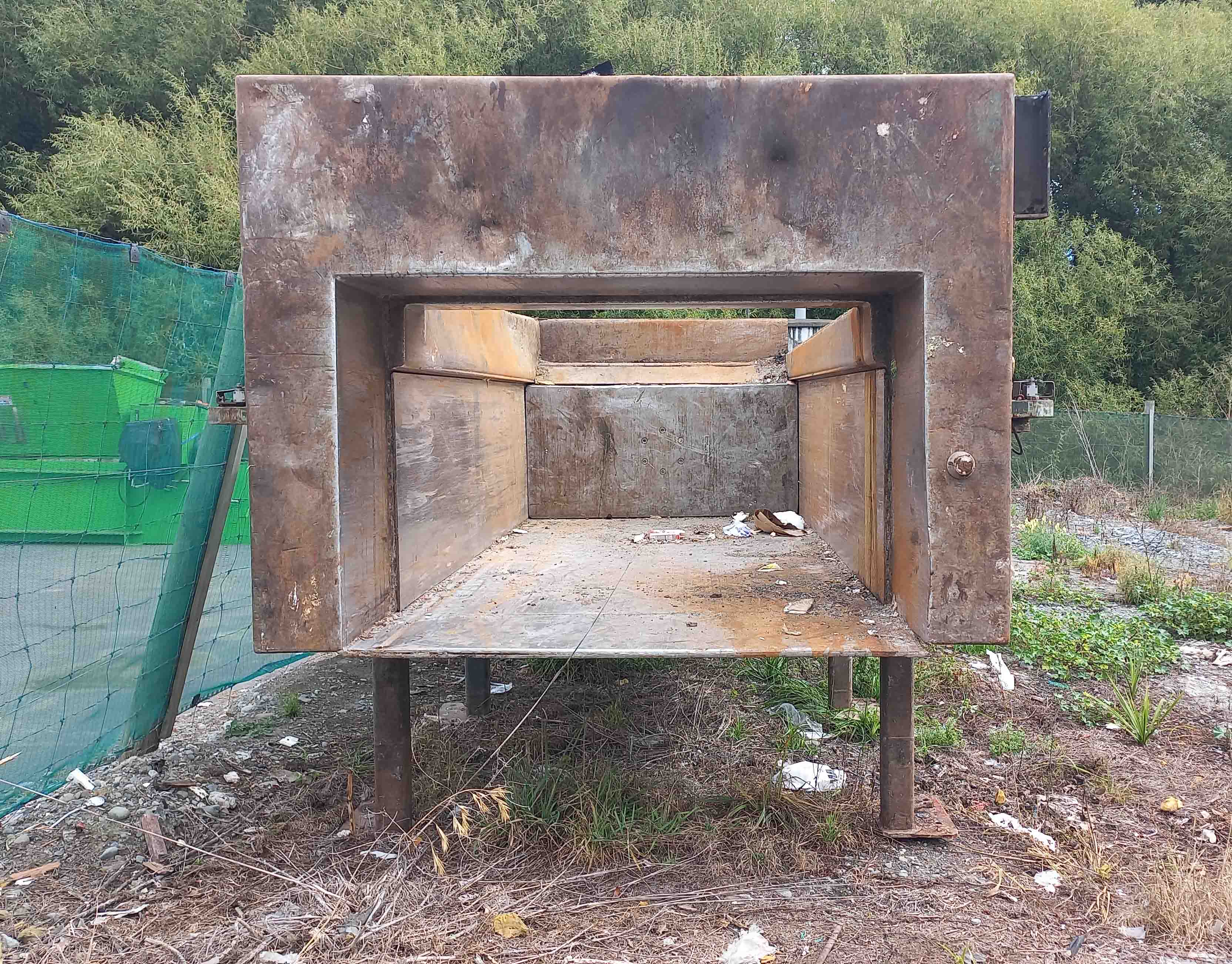 Old rubbish compactor